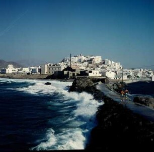 Stadt Naxos : Naxos. Die Inselhauptstadt beim Meltémi-Sturm