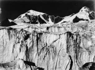 Ancohuma : Blick auf den Ancohuma vom Gletscher aufgenommen.