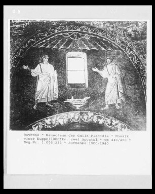 Mosaik einer Kuppellünette: zwei Apostel