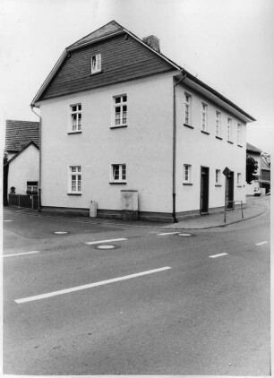 Ehemaliges Back- und Gemeindehaus; Hohenahr, Rathausplatz 5