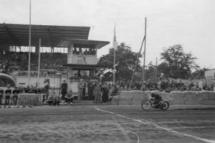 Volksfest in Karlshorst : Motorradrennen