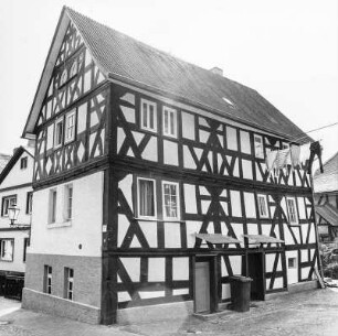 Sinn, Stresemannstraße 17, Im Triesch 10, Im Triesch