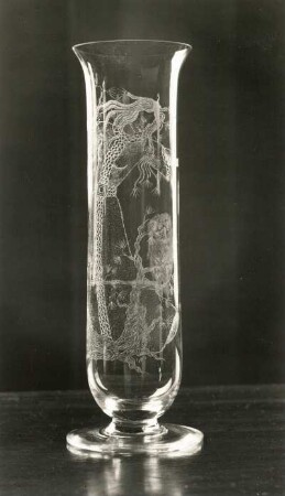 Vase : Vase. Glas, geätzt, geschnitten (nach Entwurf von Schubert?)