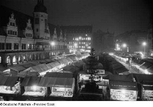 Nachtansicht Weihnachtsmarkt