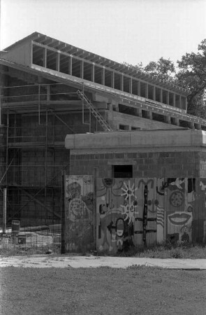 Albschule für geistig Behinderte am Scheibenhardter Weg 23. Bau einer Turnhalle