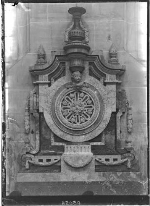 Salem Münster - Klosterkirche Maria Himmelfahrt Kerzenständer an der dem Hauptschiff zugewandten Pfeilerseite