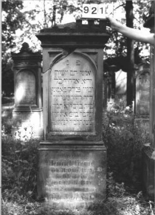 Grabstein 921