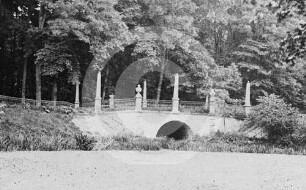 "Venezianische Brücke" im Schlosspark Marienburg