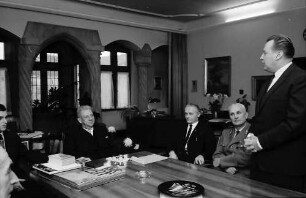 Freiburg: Regierungspräsidium; Bundessieger bei Berufswettkampf des Handwerks, Jörg Bollin beim Regierungspräsidium