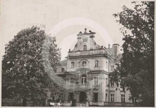 Hauptfassade von Schloss Brauchitschdorf