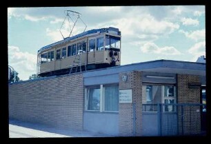 Strassenbahn auf Dach 6.9.71.