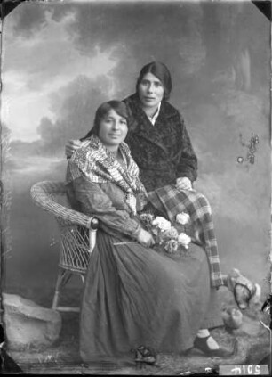 Frau Rose und Frau Reinhard