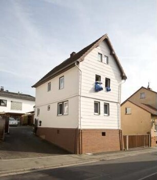 Biebertal, Gladenbacher Straße 34
