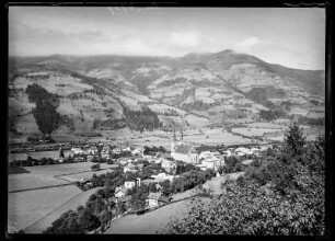 Österreich, St. Johann im Pongau. Stadtansicht mit Pongauer Dom