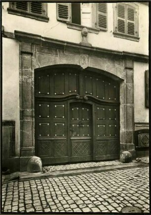 Tor Schlußstein mit R