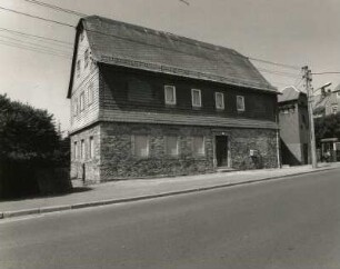 Gersdorf (Chemnitzer Land), Hauptstraße 64. Ehemalige Dorfschule (um 1820)