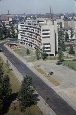 180° Panorama, Bild 2 von 7. Blick auf die Bauaustellung Interbau 57 vom Wohnhaus Giraffe über Hansaplatz bis Richtung Siegessäule. Berlin-Hansaviertel, Händelallee