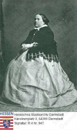 Erbach-Erbach, Clothilde Gräfin zu geb. Gräfin zu Erbach-Fürstenau (1826-1871) / Porträt, auf Stuhl sitzend, Ganzfigur
