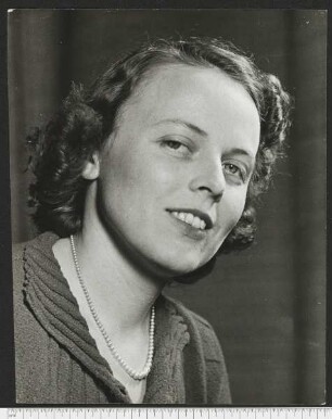 Porträtaufnahme Martha Dodd