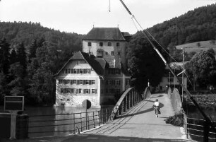 Hohentengen: Schloss Rötteln (auch Rotwasserstelz) mit Rhein bei Hohentengen mit Schlagbaum und Brücke, von Kaiserstuhl aus