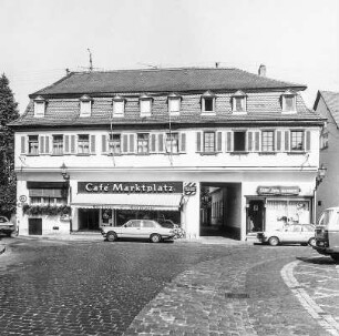 Fachwerkwohnhaus; Seligenstadt, Marktplatz 11, Marktplatz 12