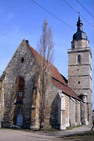 Kirchenansicht vom Westgiebel her