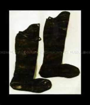 Stiefel (1 Paar)