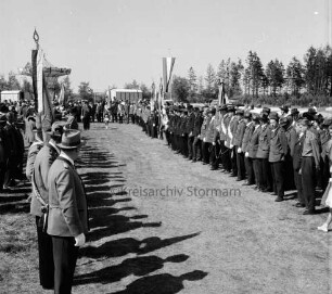 Volks- und Schützenfest: Schützenverein Klein Wesenberg und Umgebung von 1919 e.V.: Festplatz "Wesenberger Tannen": Aufmarsch der Schützenvereine