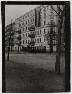 Ohne Titel (Wohnhaus Sophie-Charlotten-Straße/Ecke Knobelsdorffstraße)