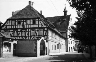 Mühlacker: Alte Kelter und Rathaus