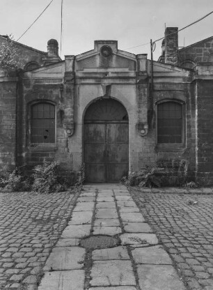 Dresden-Leipziger Vorstadt. Alter Schlachthof, Hauptgebäude (Nordseite). Portal