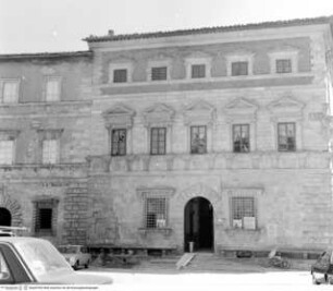 Palazzo Del Monte Contucci