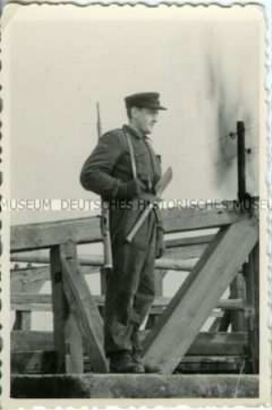 Kampfgruppen-Posten auf der Oderbrücke