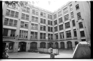 Kleinbildnegativ: Gneisenaustr. 2, 1980