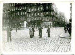 Revolutionäre in Berlin, Unter den Linden Ecke Friedrichstraße