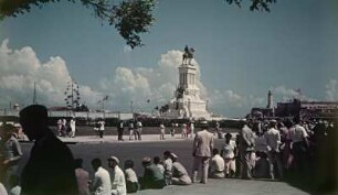 Kuba, Havanna, Plaza José Marti. Ansicht mit Reiterdenkmal für José Marti : Reisefotos Kuba. Havanna, Plaza José Marti. Ansicht mit Reiterdenkmal für José Marti