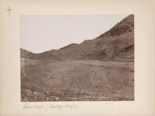 Bakir Dagi : Der Bakir Dagi (Roter Berg) bei Sarikaya.