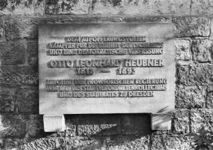 Dresden-Plauen. Alter Annenfriedhof, Chemnitzer Straße. Grabplatte für Otto Leonhard Heubner