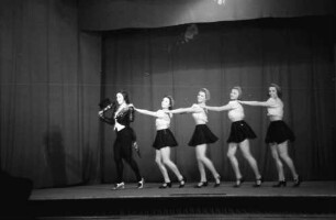 Bukarest: UfA-Truppe, Liedertafel, Tanzgruppe von Oettingen