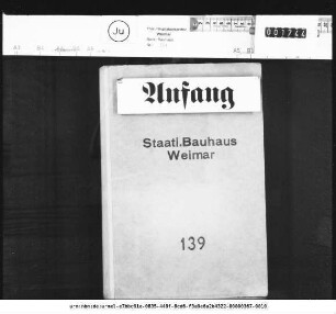 Schüler an der Großherzoglich Sächsischen Hochschule für bildende Kunst und am Staatlichen Bauhaus Weimar