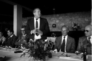 Freiburg: Konferenz Essen im Hotel Jägerhäusle, mit Oberbürgermeister Keidel, Direktor ? und Stadträte