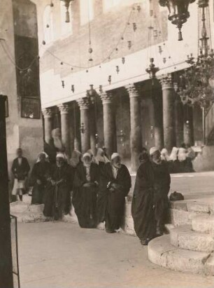 Bethlehem. Anbeter in der Geburtskirche