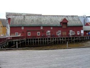 Tromsö: Hafen mit alten Speicherhäusern