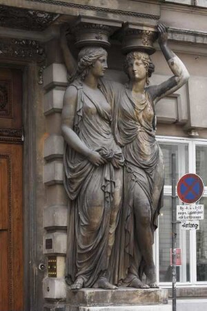 Palais Pallavicini / Palais Fries-Pallavicini — Skulpturengruppe