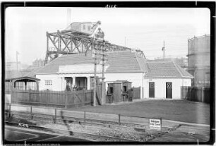 Bau Me 298 Aufenthaltsraum und Raum für Fahrräder, Werkeingang, Bahnseite