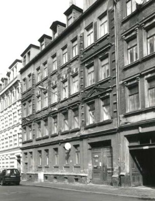 Leipzig-Lindenau, Helmholtzstraße 29. Wohnhaus. Um 1900. Straßenansicht