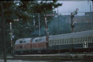 Crailsheim Lok 218 239 Lok 218 210 D S-HO UIC-X-Wagen Ausfahrsignale