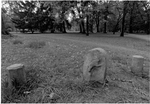Kurpark, Hasensteine; Bad Homburg, Kisseleffstraße 27 (Kaiser-Friedrich-Promenade)