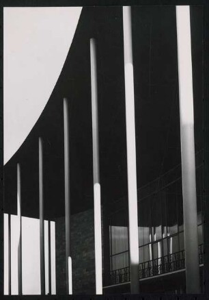 Stadthalle, Mülheim an der Ruhr Umbau: Stützen und Dach Kassenhalle