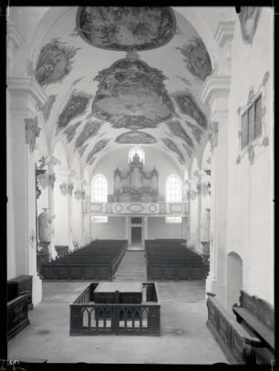 Dominikaner-Kirche; Innenenraum nach Westen